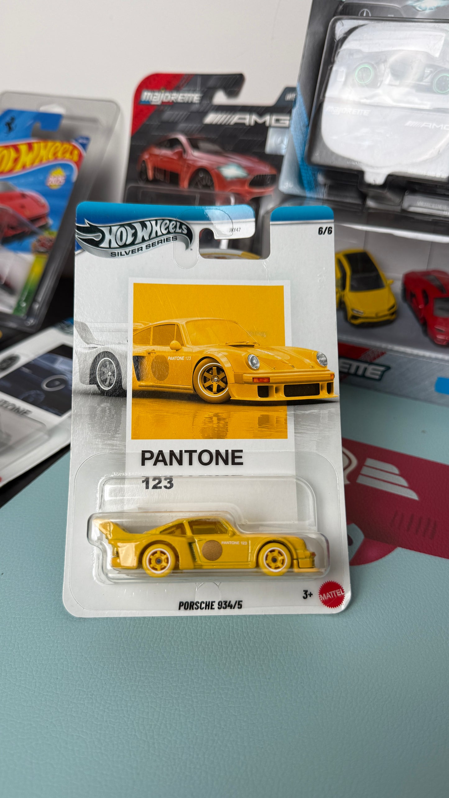 Hot Wheels - Pantone Porsche 934/5