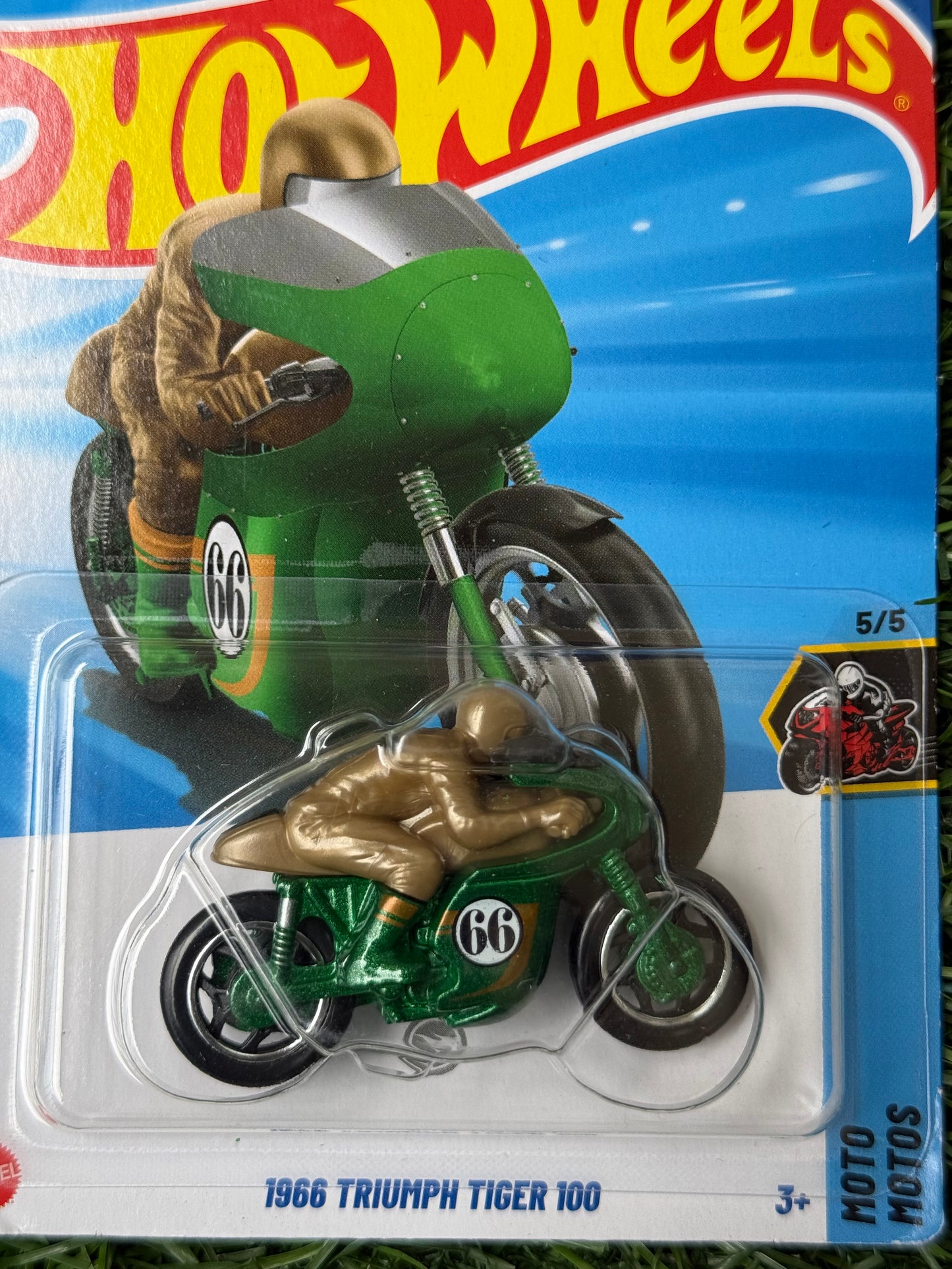 Hot Wheels Treasure Hunt - 1966 Triumph Tiger 100