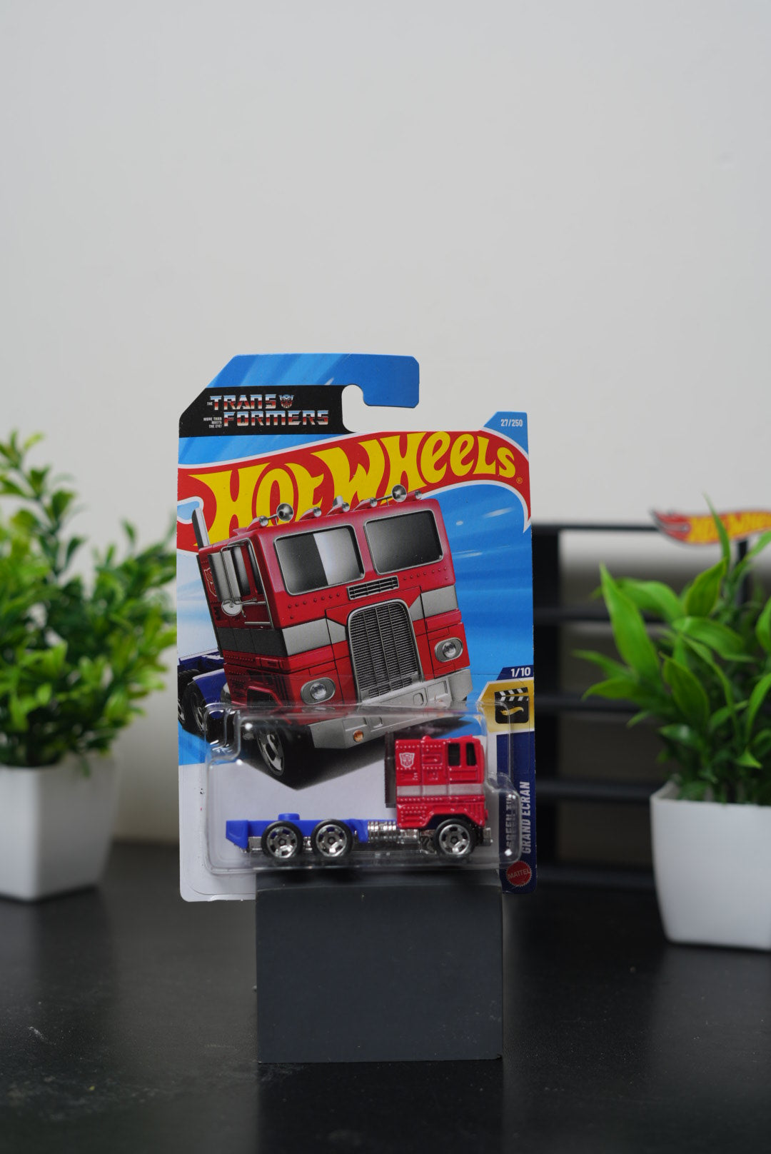 Hot Wheels Optimus prime