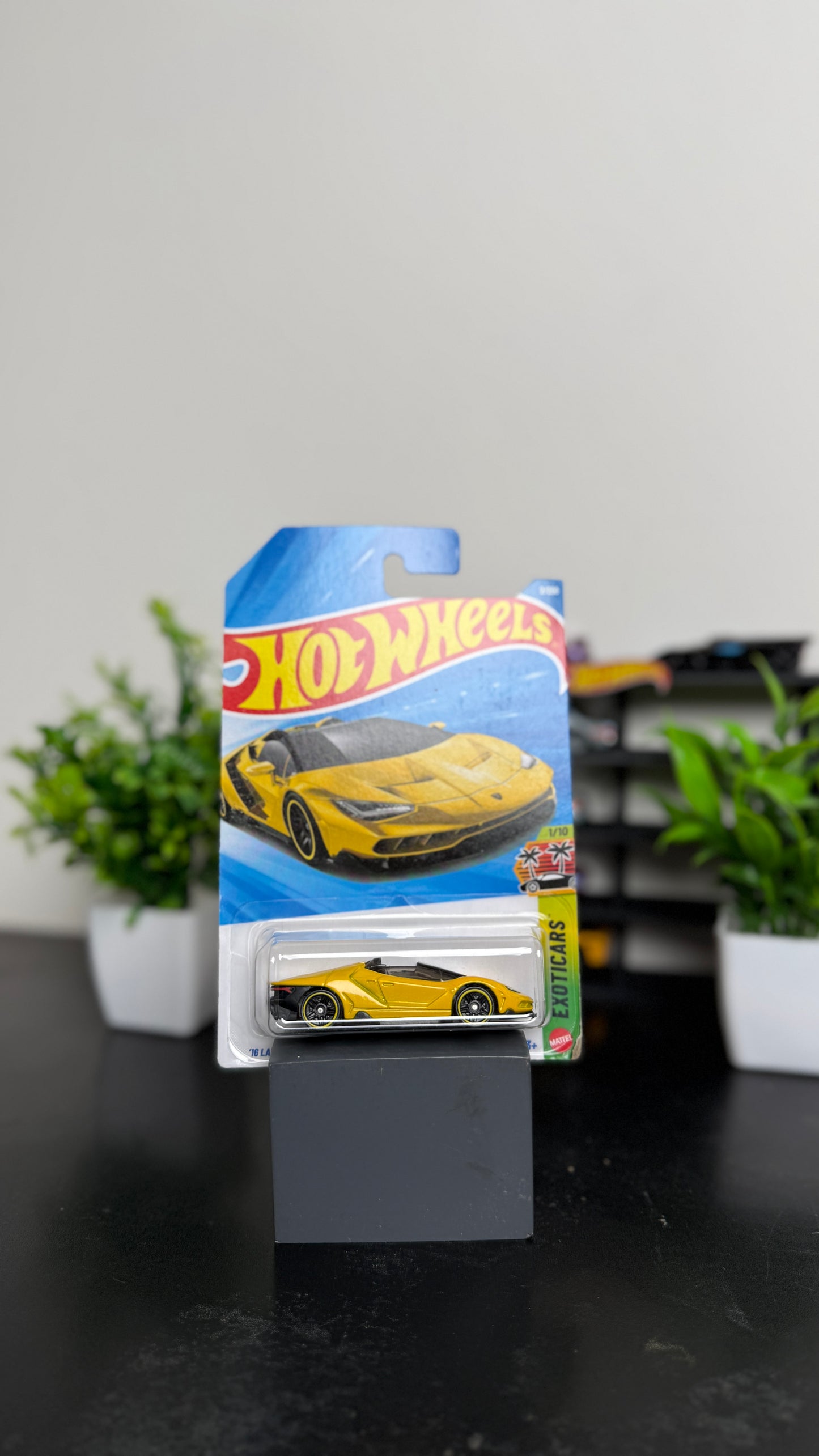 Hot Wheels - 16 Lamborghini Centenario Roadster