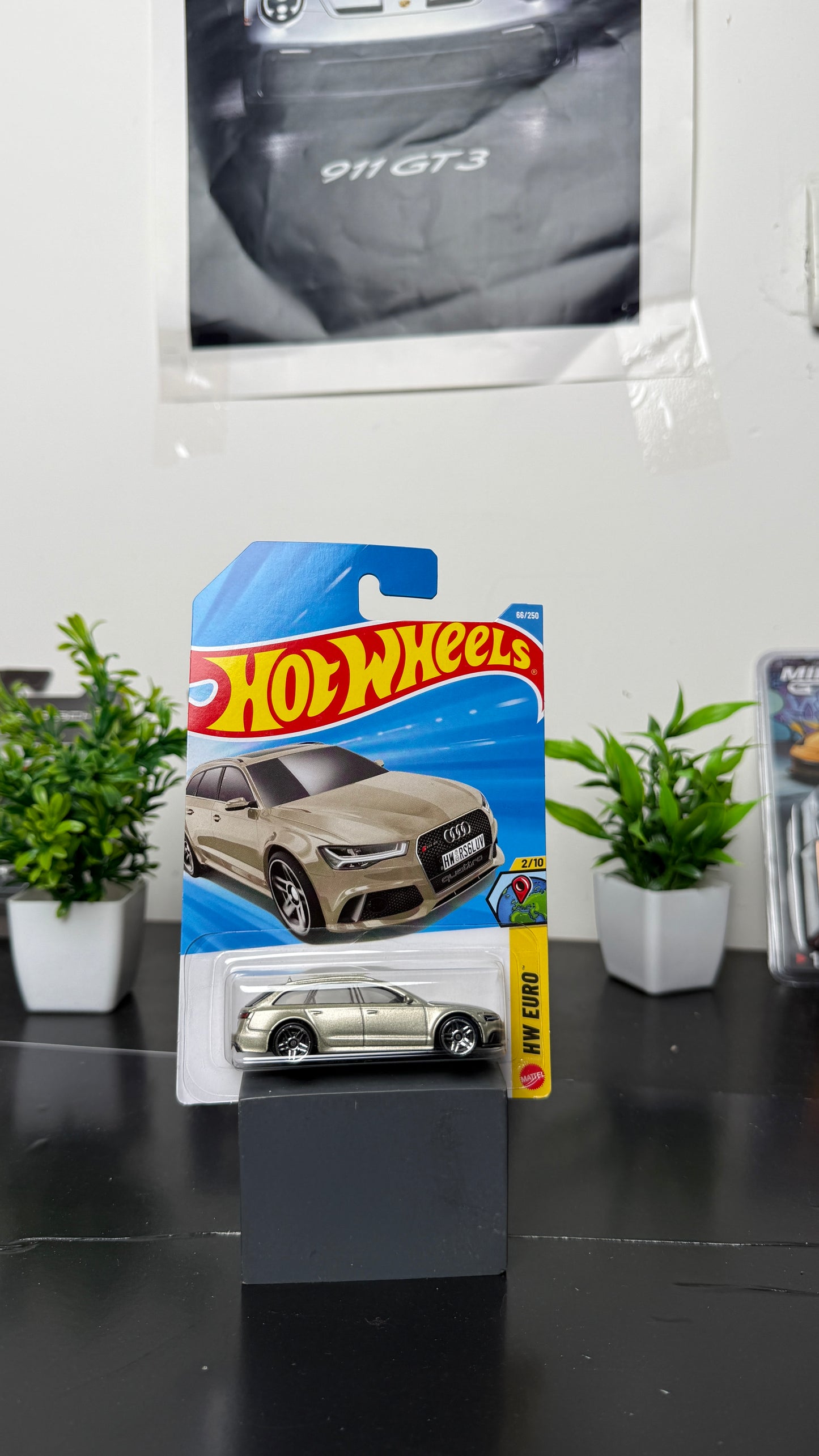 Hot Wheels - 17 Audi RS 6 Avant
