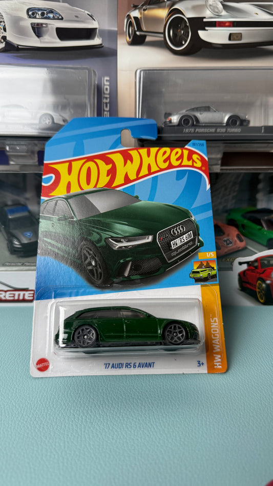 Hot Wheels 17 Audi RS 6 Avant