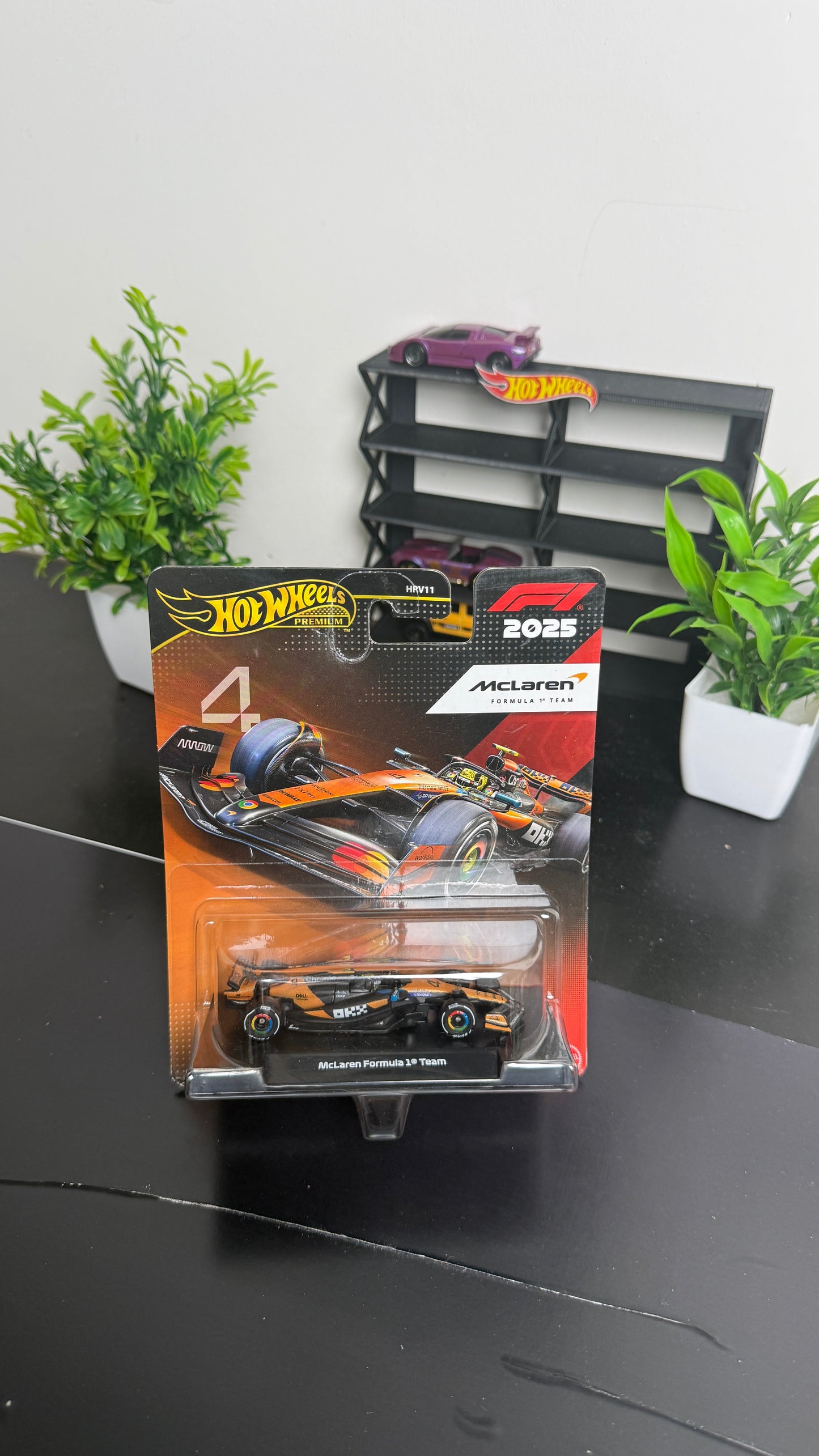 Hot Wheels - Formula 1 McLaren (#4) + Random Mainline Fantasy