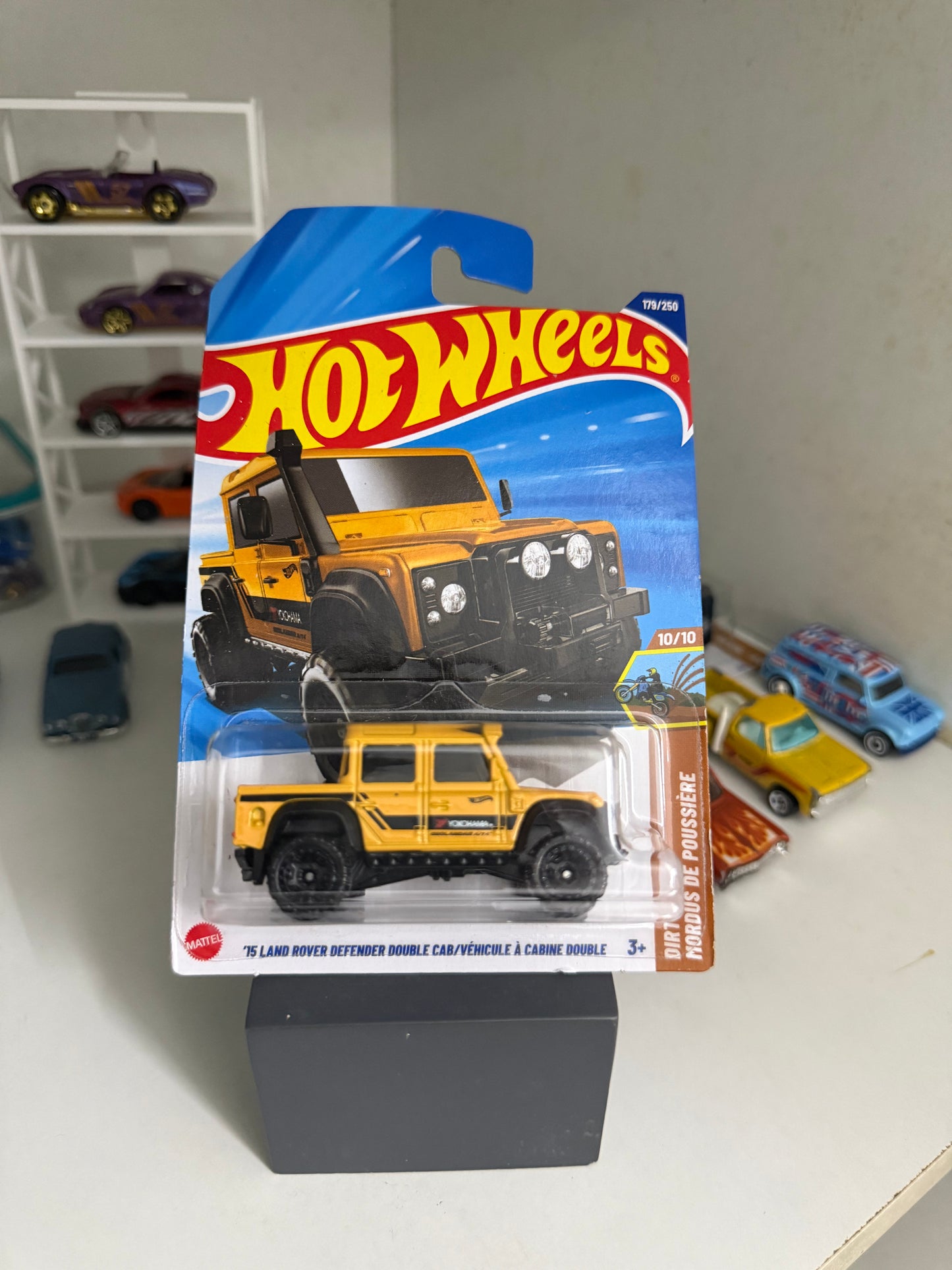 LandRover Double Cab Yellow