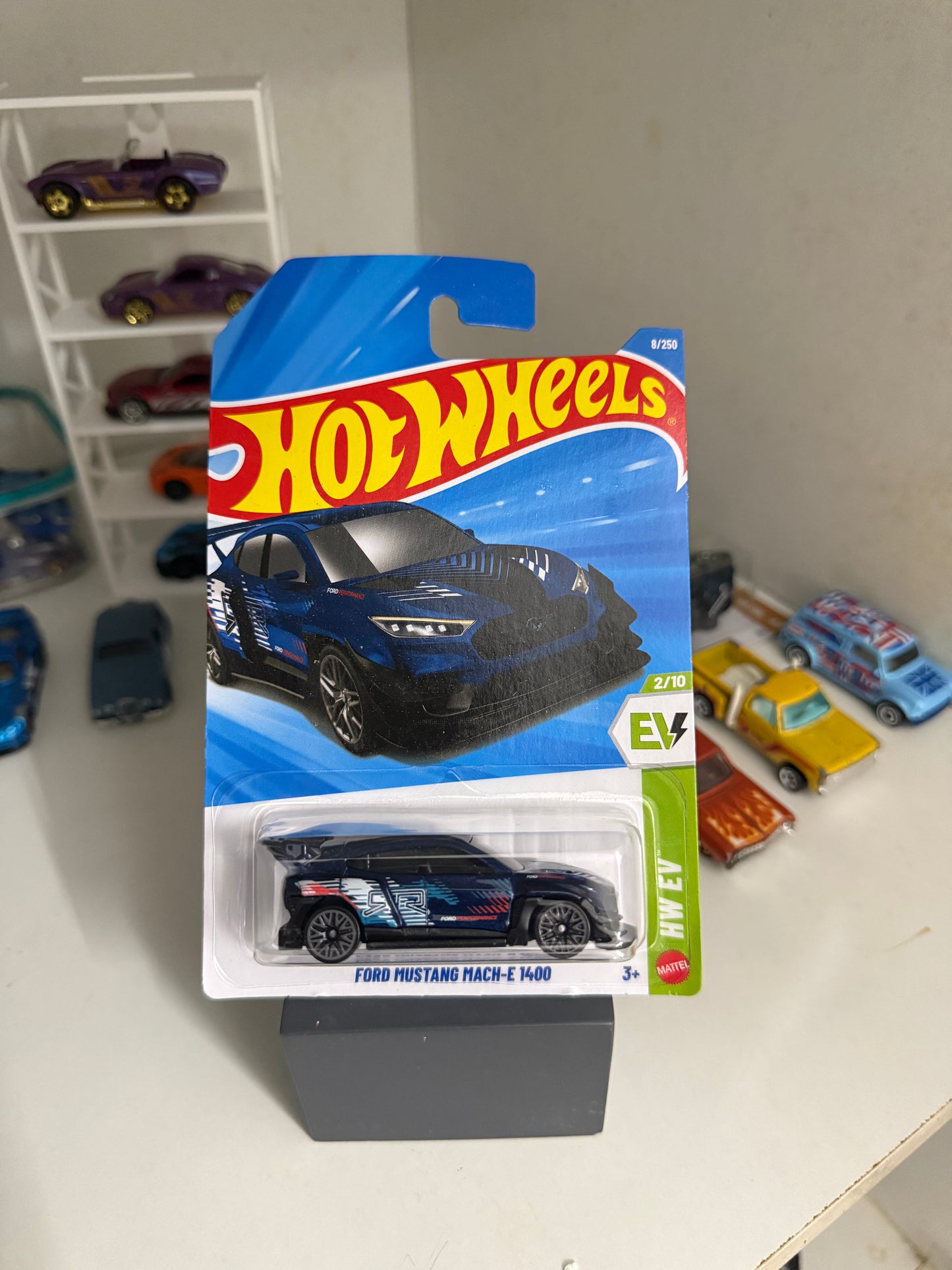 Ford Mustang Mach-E-1400