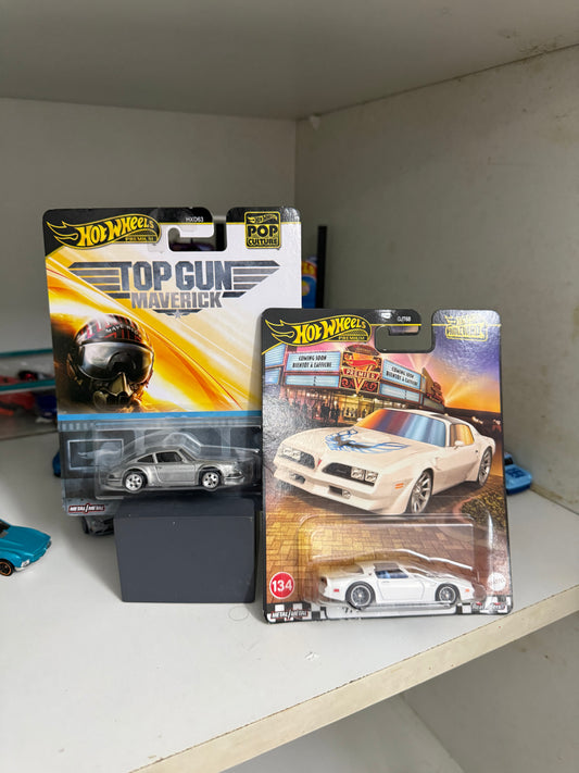 Top gun Maverick Porsche + Pontiac Firebird
