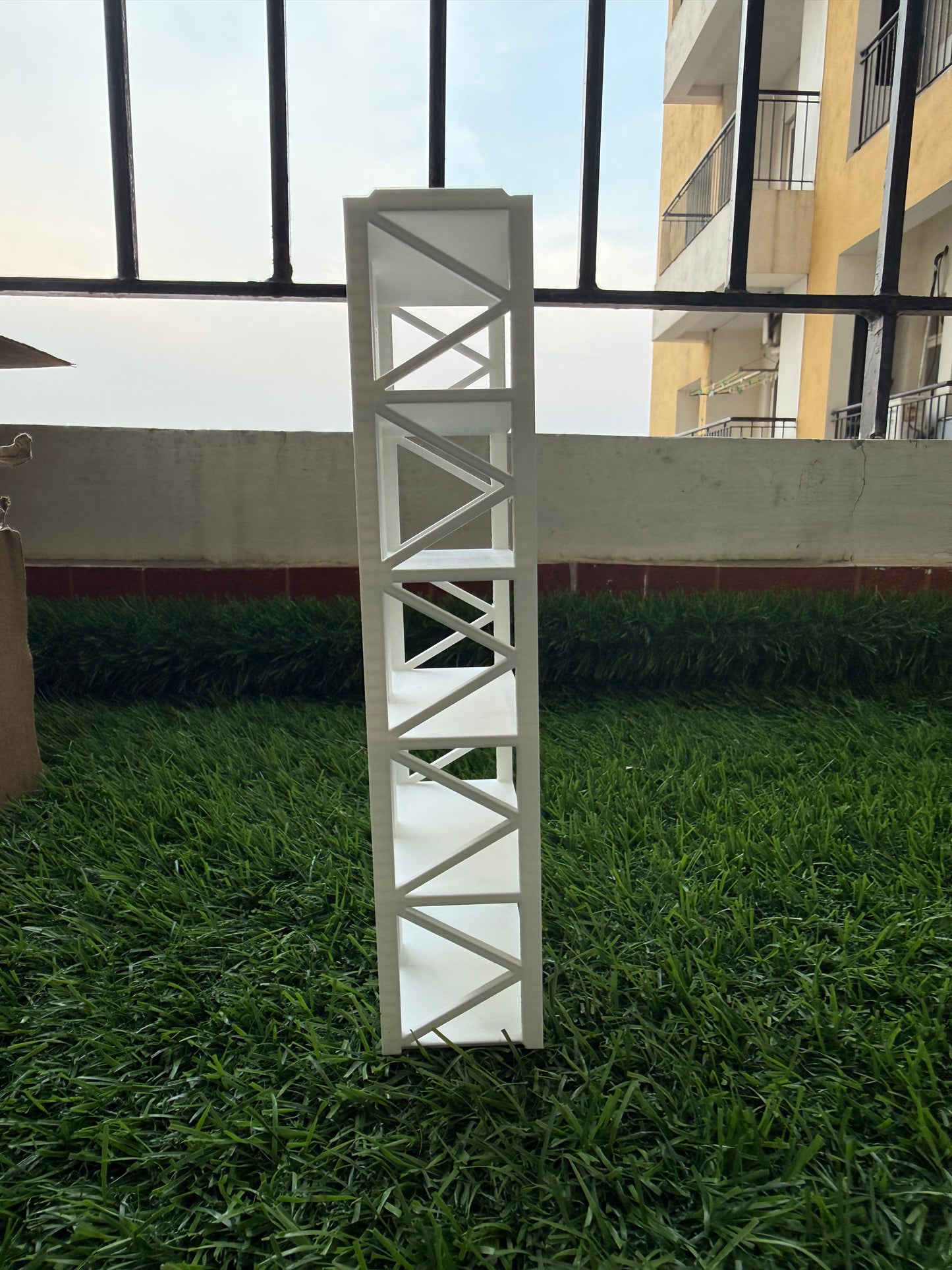 5 Car Garage Stand - White