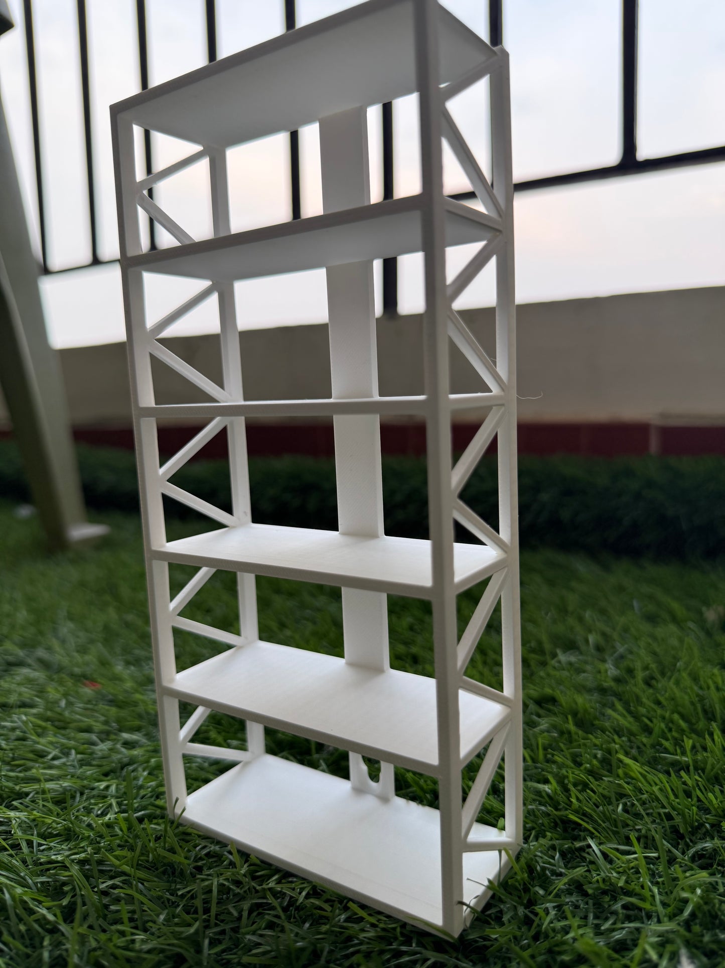 5 Car Garage Stand - White