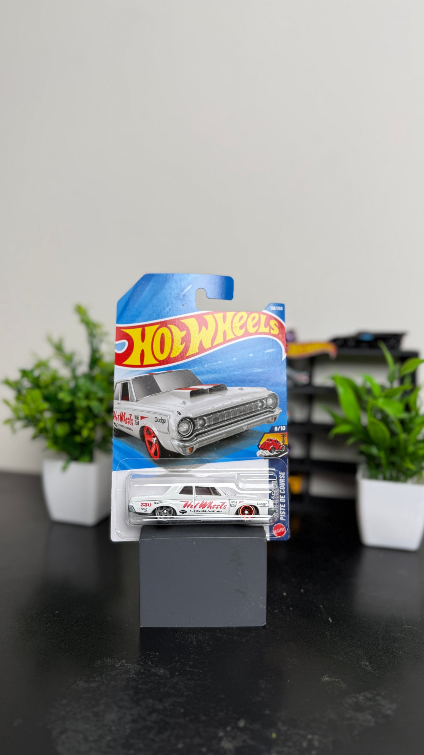 Hot Wheels - 64 Dodge 330
