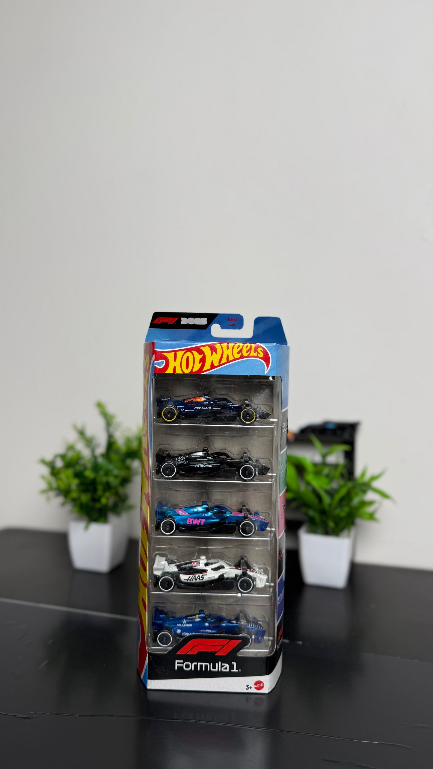 Hot Wheels - Formula 1  In 1:64 Scale Pack of 5 - Multicolor
