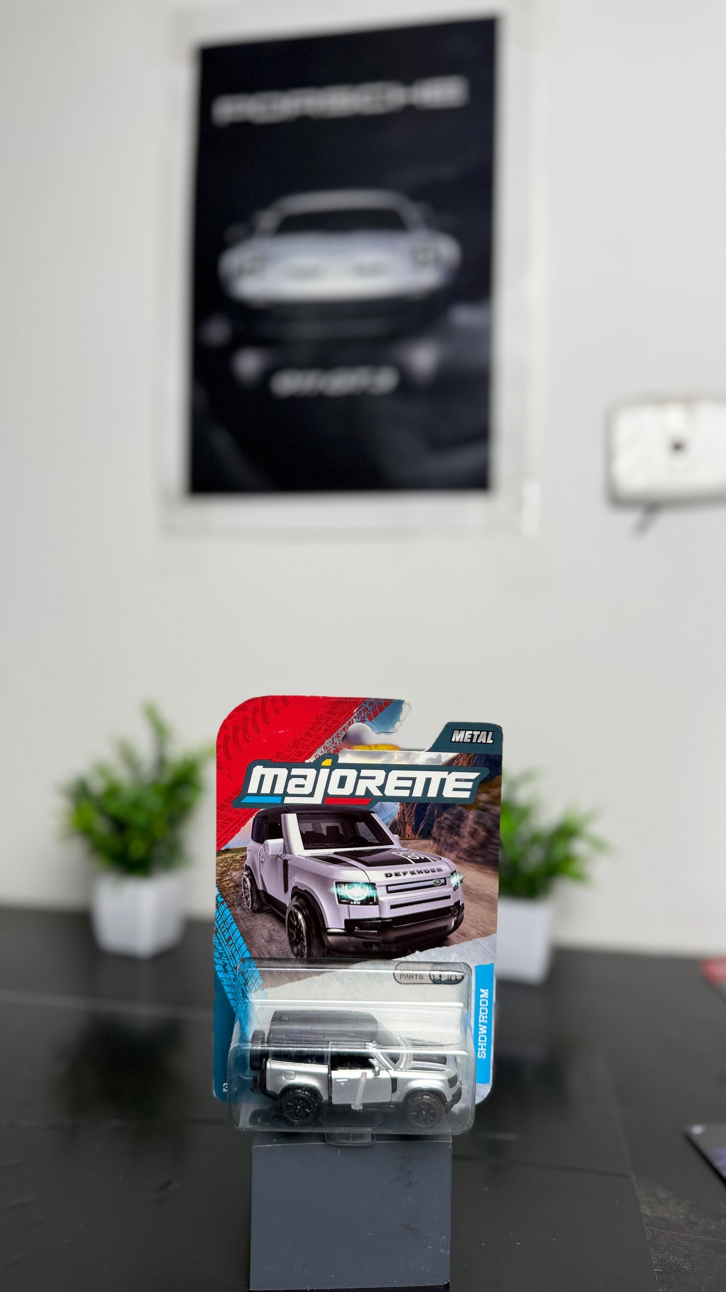 Majorette - Land Rover Defender 90 Showroom Premium - Silver