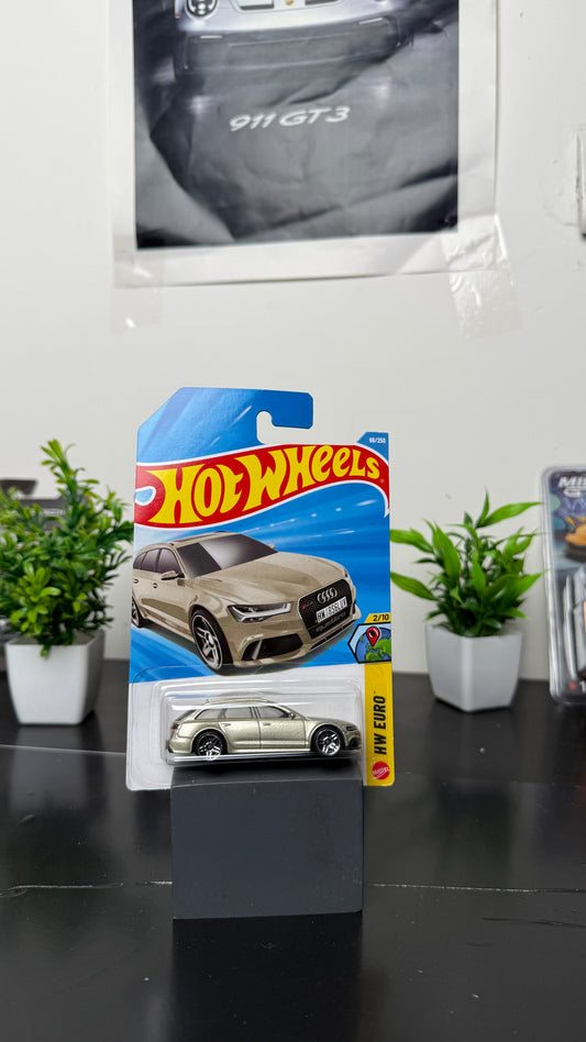 Hot Wheels - 17 Audi RS 6 Avant