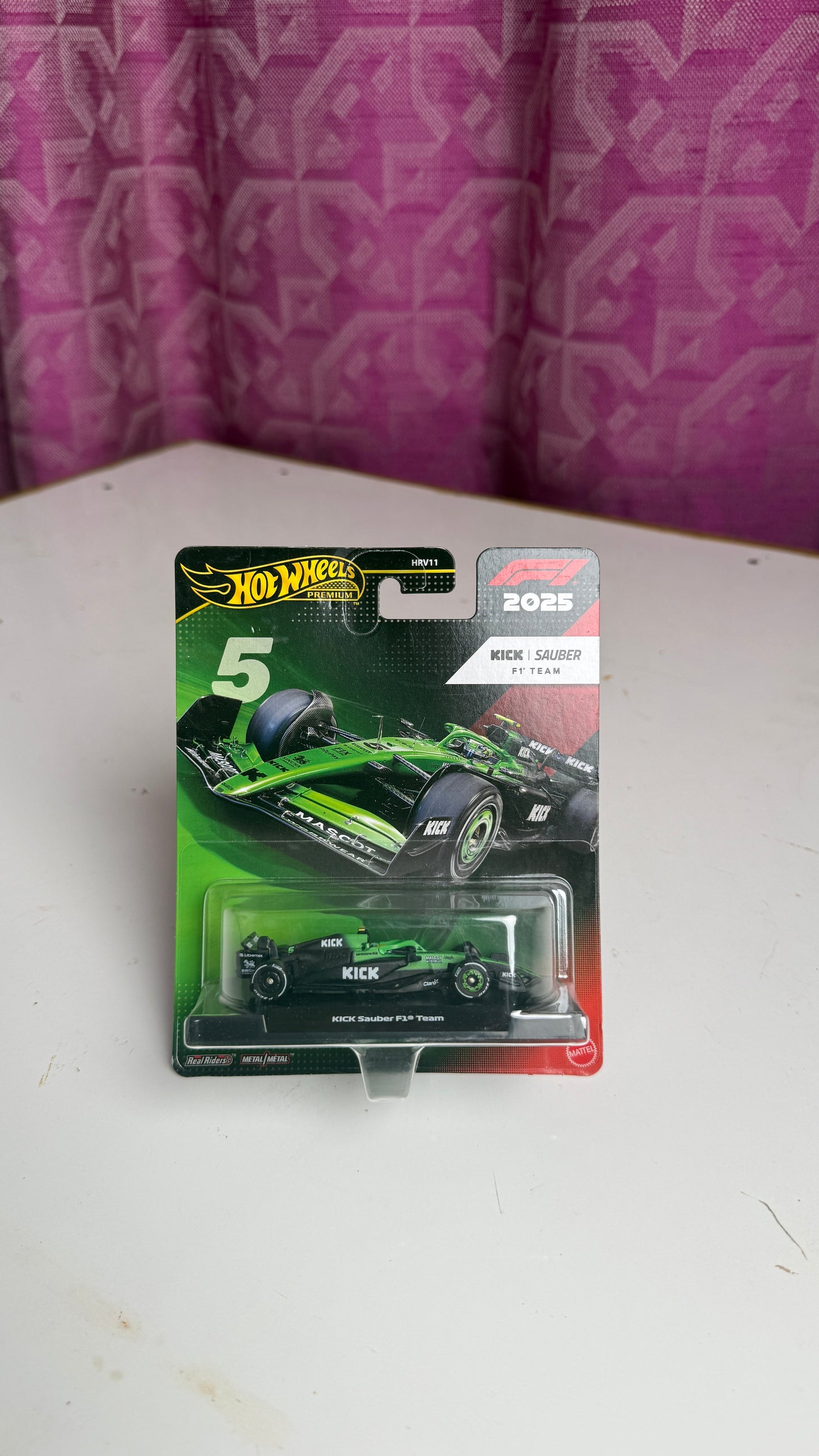 Hot Wheels - Formula 1 Kick sauber #5 and #27