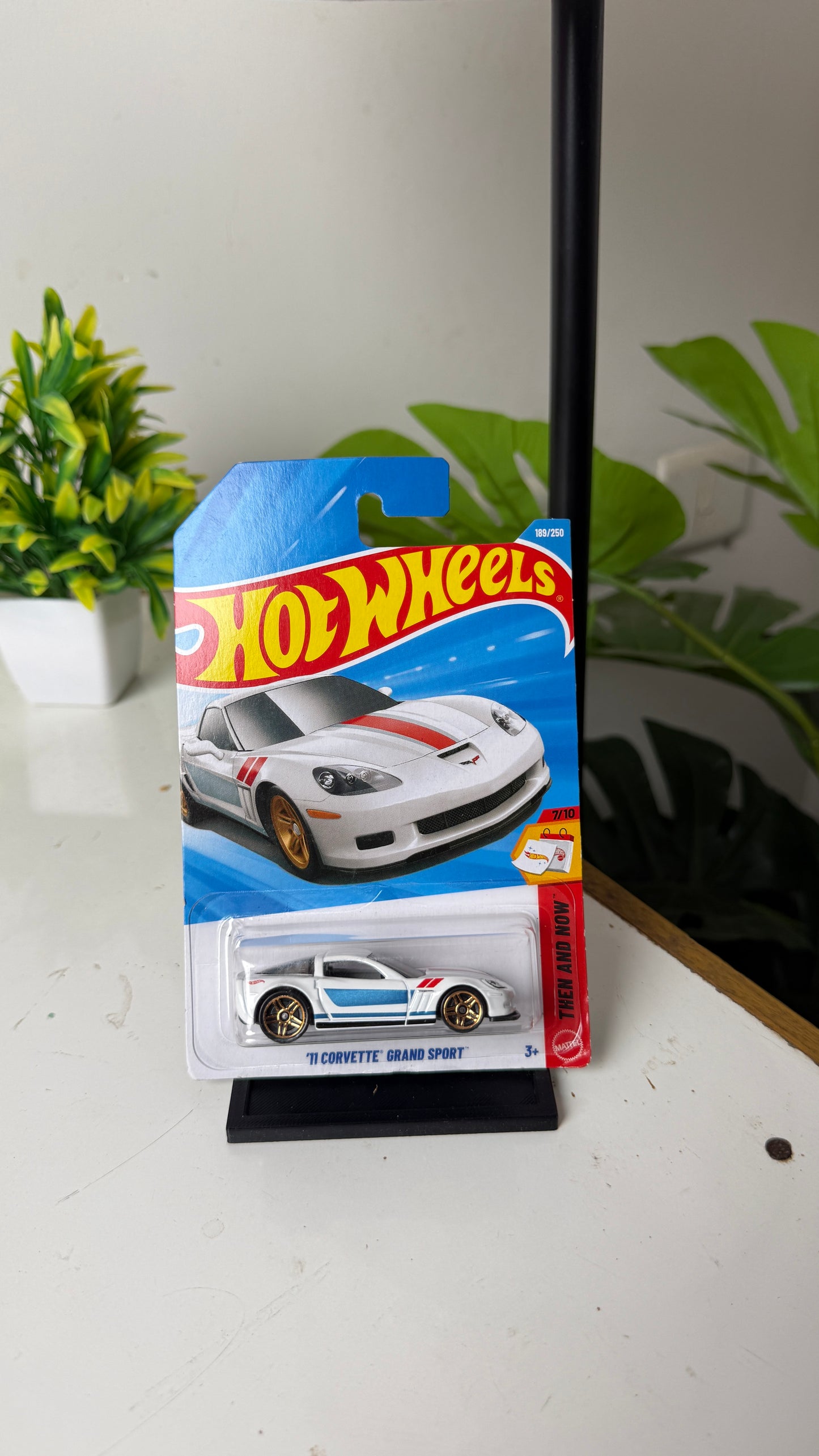 Hot Wheels - 11 Corvette Grand Sport