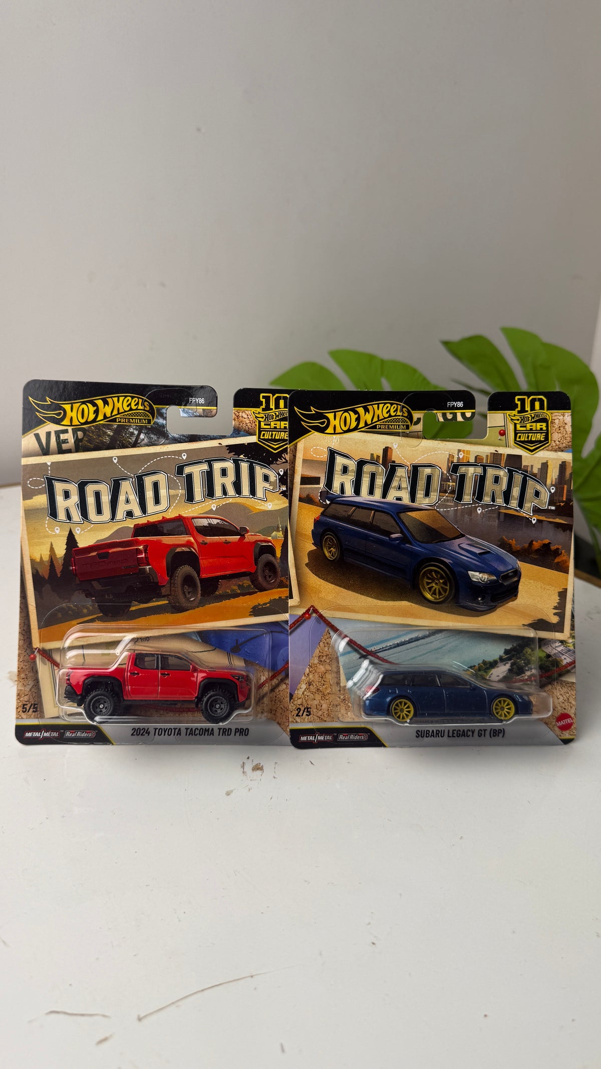 Hot Wheels - Road Trip Premium - 2024 Toyota Tacoma TRD PRO + Subaru Legacy GT(BP)